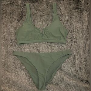 Green bikini set